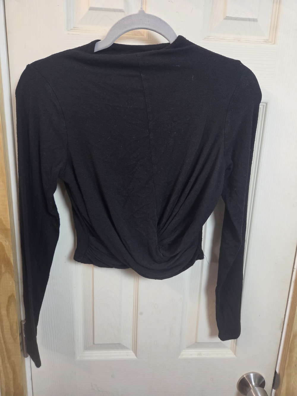 Black Long Jersey Sleeve Twist-Back Crop Sweater Top